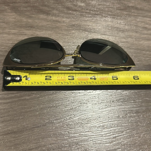 Quay Australia Mirrored Tell Me Why Sunglasses - Picture 10 of 17